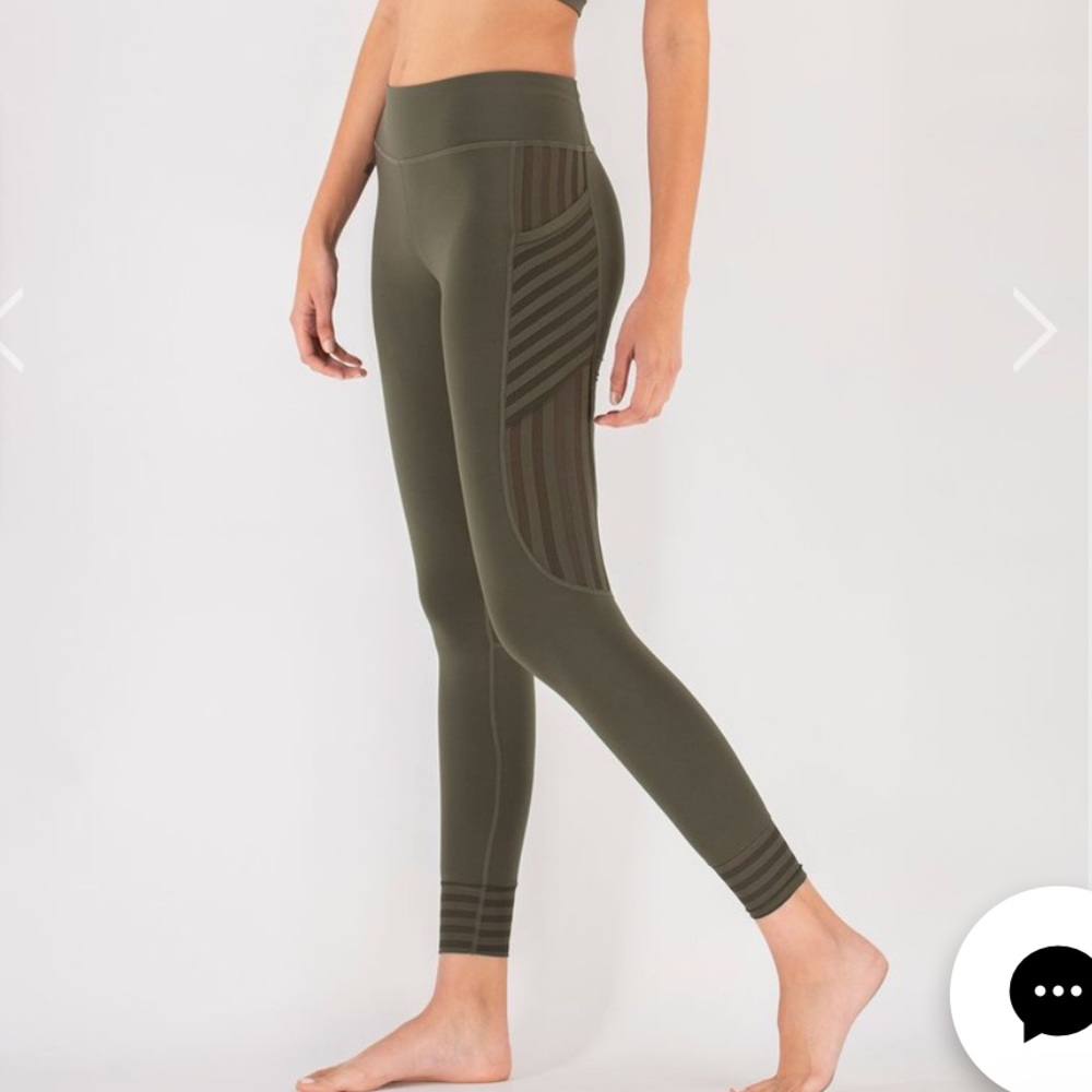 NWT dark ivy Victoria leggings